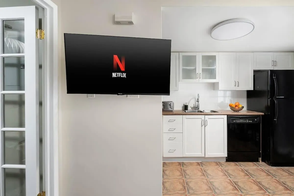 All inclusive Townhome Apartment in Amazing Location Toronto 0*,  Canada